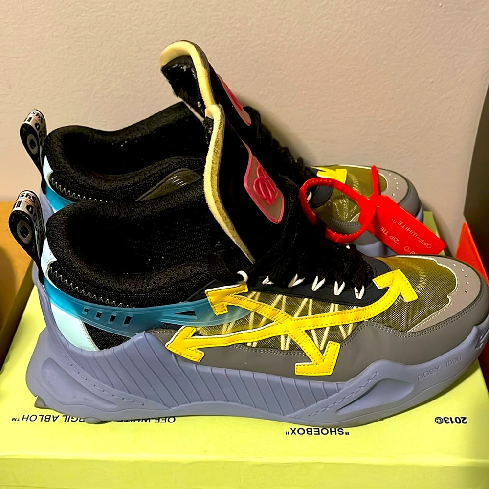 Sneakers